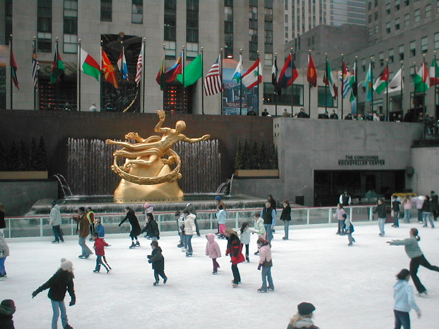 Skating at Rockafella Center.JPG - OLYMPUS DIGITAL CAMERA         